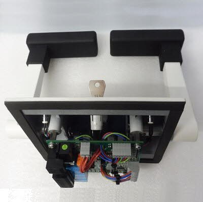 kleiner Panelausschnitt 95 x 95mm erforderlich